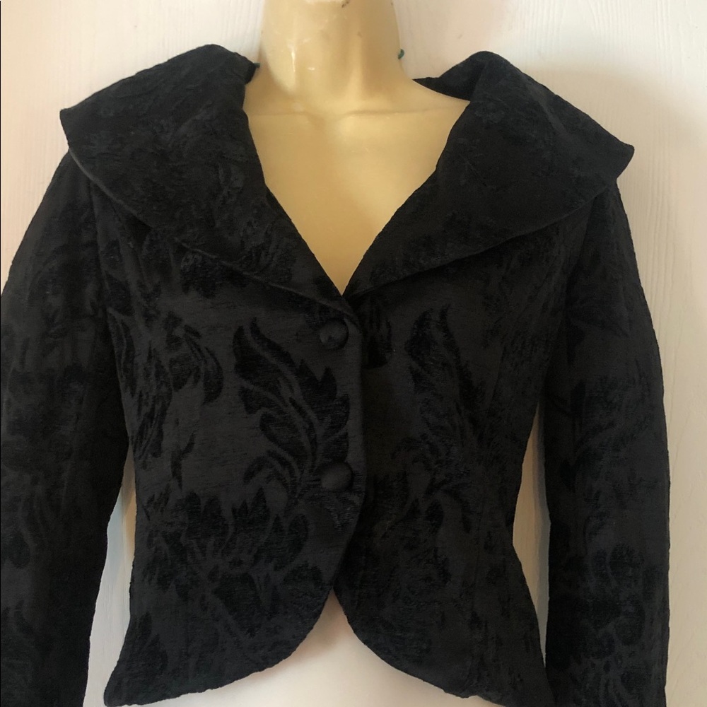 Women’s rare fall velour cropped Y2k Newport News Black Blazer